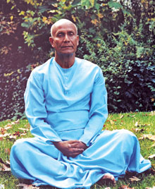 sri-chinmoy-lotus-sit.jpg